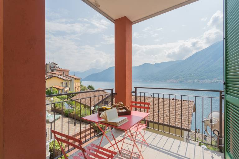 Apartment with barbeque, hot tub & garden | Lake view — photo 2