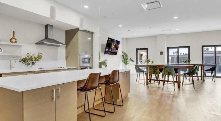 Luxury lofts, Downtown, Playhouse Sq, Near Stadium and Arena, Fire Pit, Rooftop deck, BBQ, Parking - — photo 3