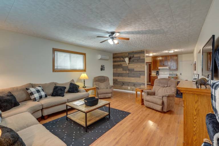 Condo  Medora