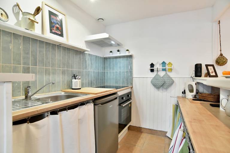 Vacation home with yard, barbeque & patio | Pet-friendly — photo 2