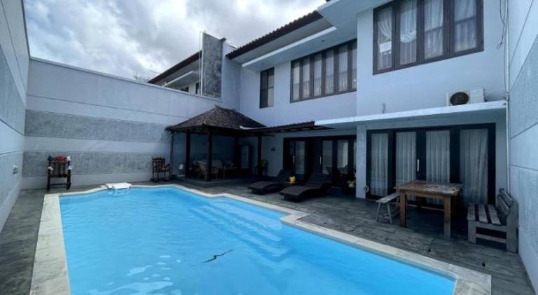 Villa with pool — photo 2