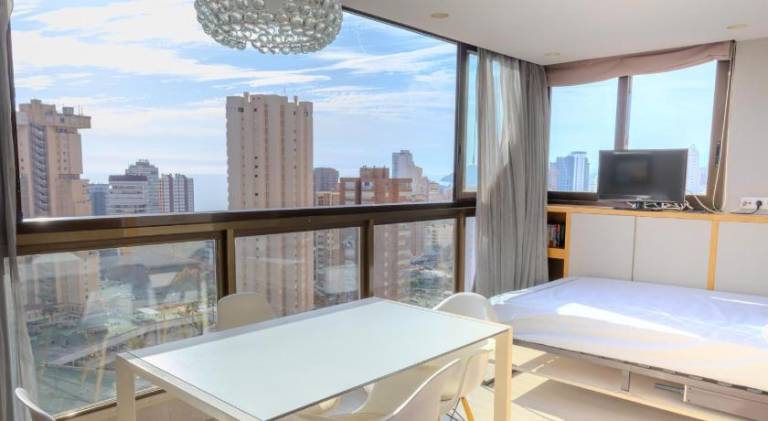 Apartment with pool — photo 3