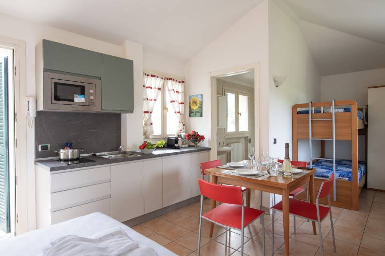 Family-oriented lovely studio with terrace | Water view | Beach nearby | Pets are welcome — photo 4
