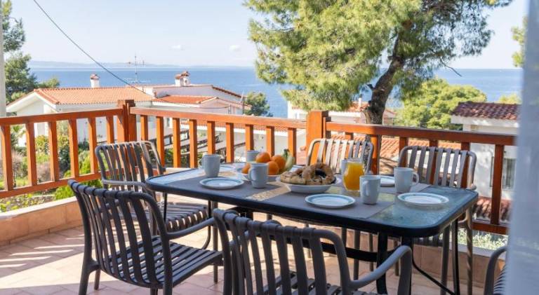 Apartment with 4 rooms for 8 persons in Sithonia