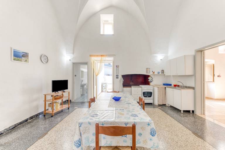 Holiday Home 'Casa Saulle - Costruzione Tipica' with Terrace, Garden and Air Conditioning — photo 4