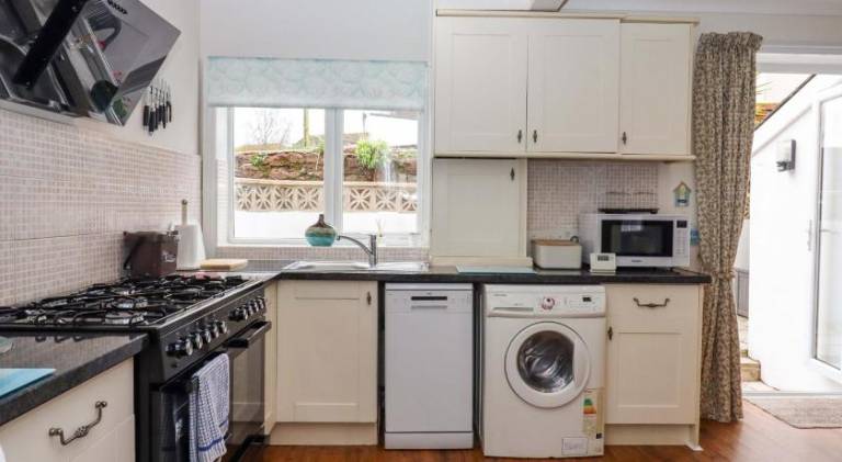 House with 3 rooms for 5 persons — photo 4