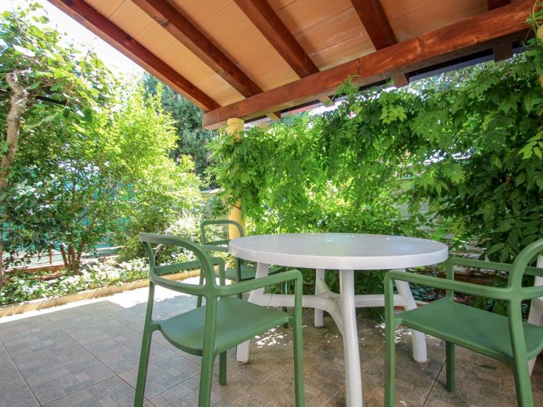 Nice holiday apartment with terrace | Next to the beach | Dogs allowed — photo 2