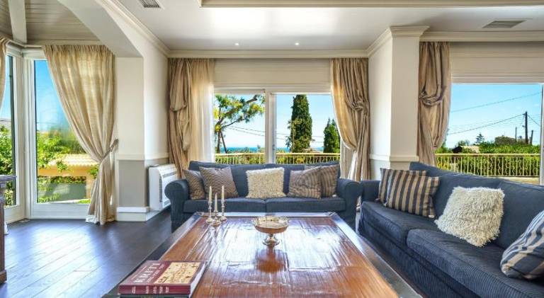 Fully equipped charming villa with garden, hot tub & private pool | Perfect for remote work | Pet-friendly — photo 2