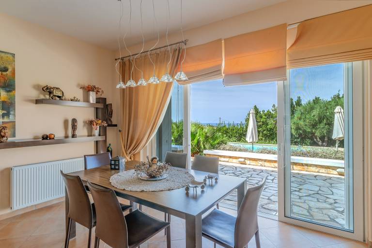 Villa 'Luxury Flora Kiparissia' with Sea View, Wi-Fi and Air Conditioning — photo 4