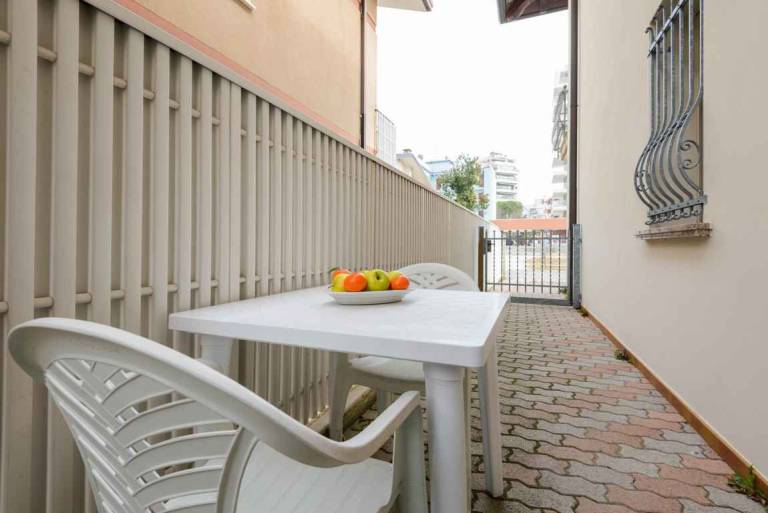 Charming apartment with patio & garden | Close to the beach | Pets allowed — photo 3