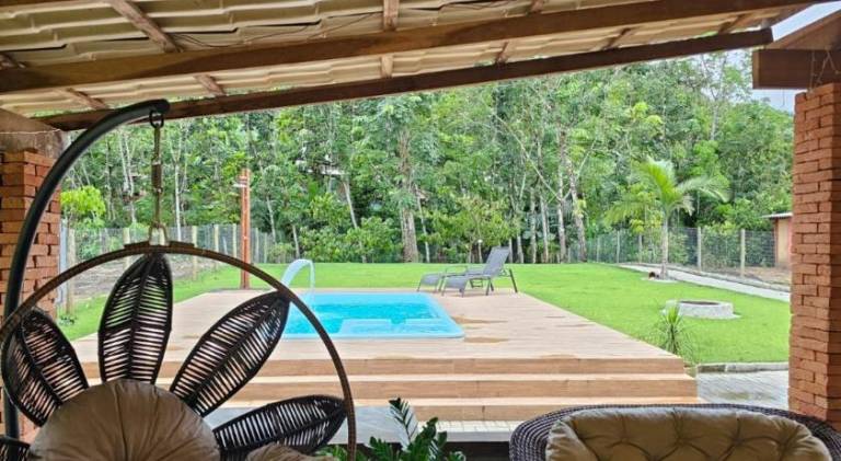 Vacation home with pool — photo 2