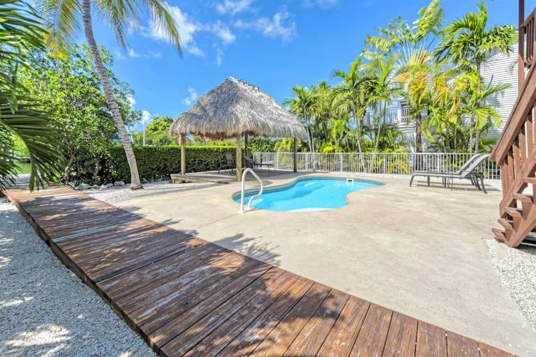 Kon Tiki Private Waterfront Pool Home, 30' Dock — photo 2