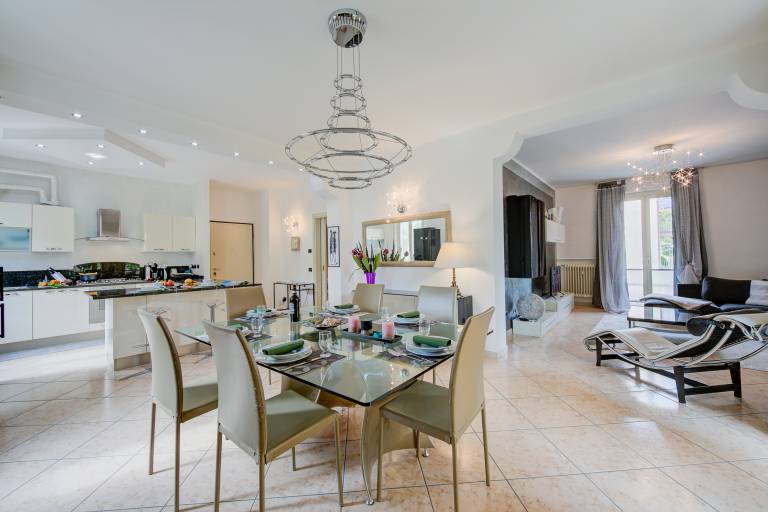 Family-friendly rental apartment with terrace, garden & jacuzzi | Pets allowed in Garda