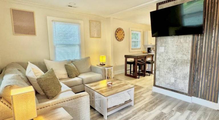 Vacation home with 2 rooms for 4 persons in Charlotte, NC