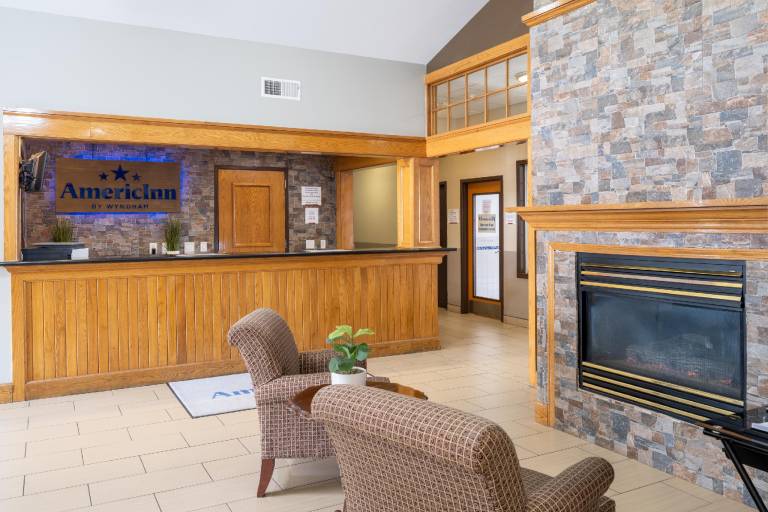 AmericInn by Wyndham Cedar Rapids North — photo 2