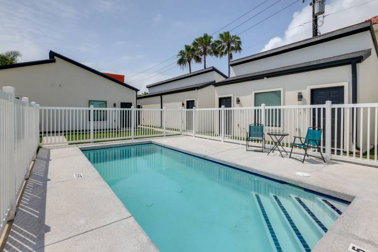 Reel & Relax! Pet-Friendly SPI Stay Next to Beach — photo 4