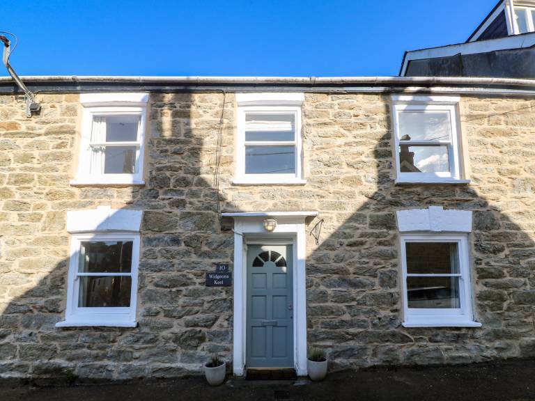Cottage with terrace & garden | Beach view — photo 2