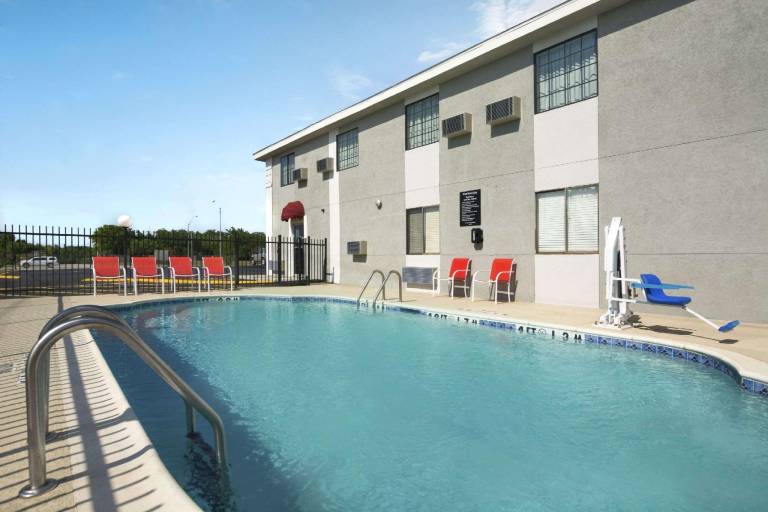 Super 8 By Wyndham Ardmore — photo 3