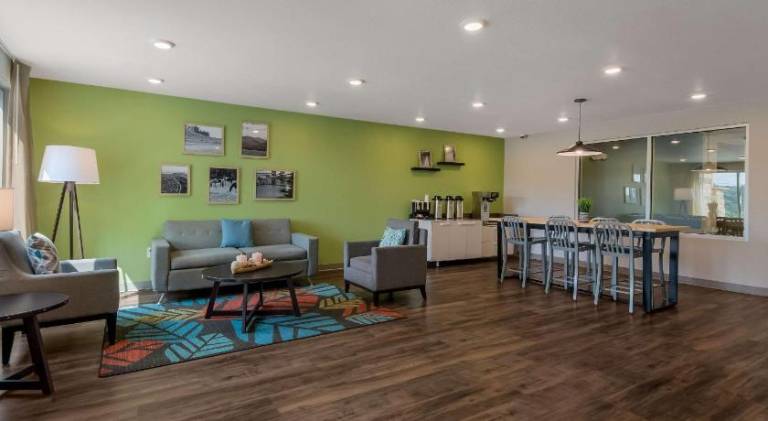 WoodSpring Suites Roanoke — photo 2