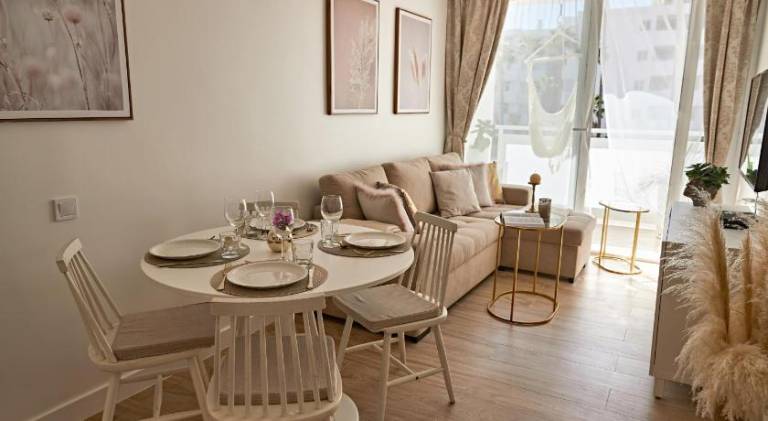 Holiday apartment with terrace, private pool & garden — photo 2