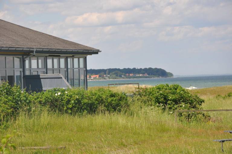 Skaerven Beachfront Condos and Cottage in Nyborg
