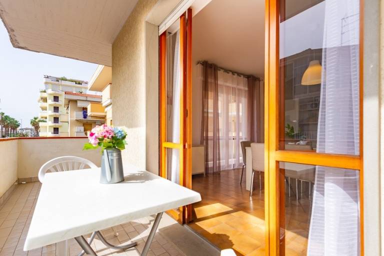Rental apartment with 2 rooms for 5 persons — photo 2