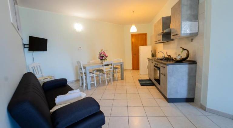 Apartment with 2 rooms for 6 persons — photo 2