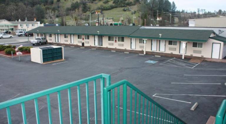 Americas Best Value Inn & Suites - Redding, CA — photo 5