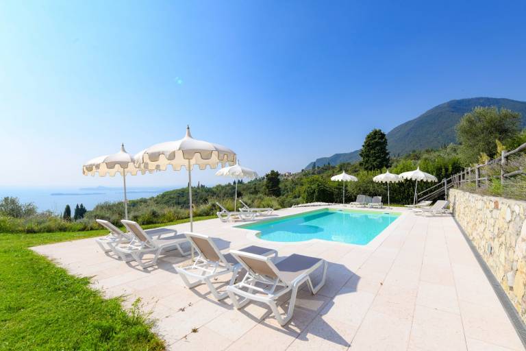 Pleasant rental apartment with pool, yard & BBQ | Pets are welcome — photo 3