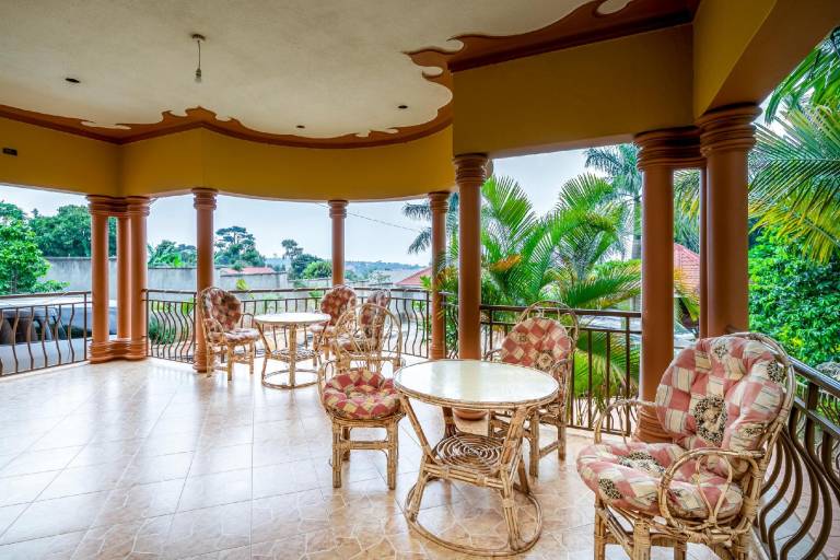 Lovely vacation home with barbeque, yard & terrace | Suitable for remote work | Pet-friendly — photo 3