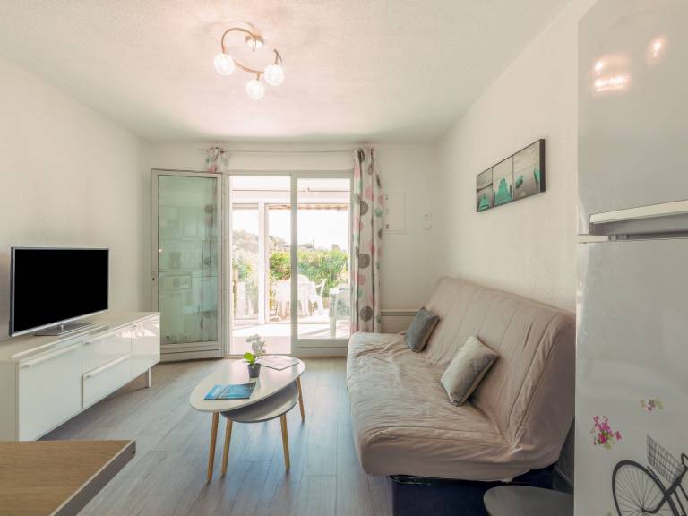 Holiday apartment with garden & terrace | Sea view — photo 2