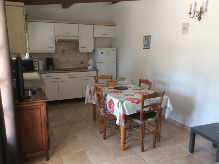 Vacation home with patio, barbeque & yard | Sea view — photo 2