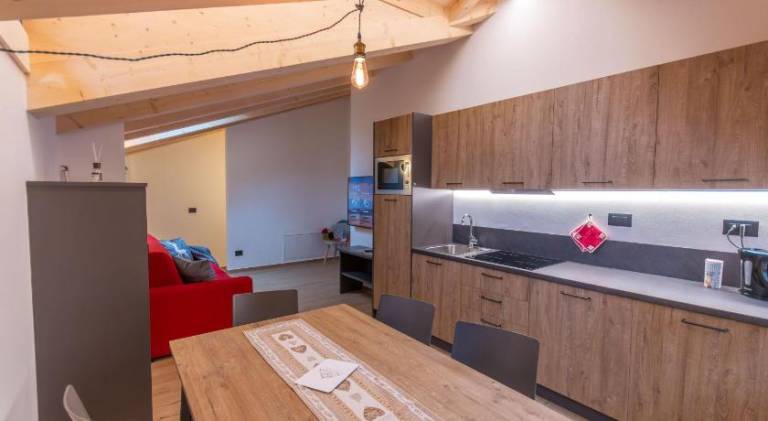 Beautiful serviced apartment with BBQ, terrace & yard | Dogs allowed — photo 2