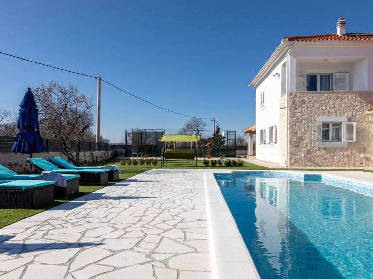 Fully equipped lovely house with BBQ, garden & terrace | Pets are welcome — photo 5