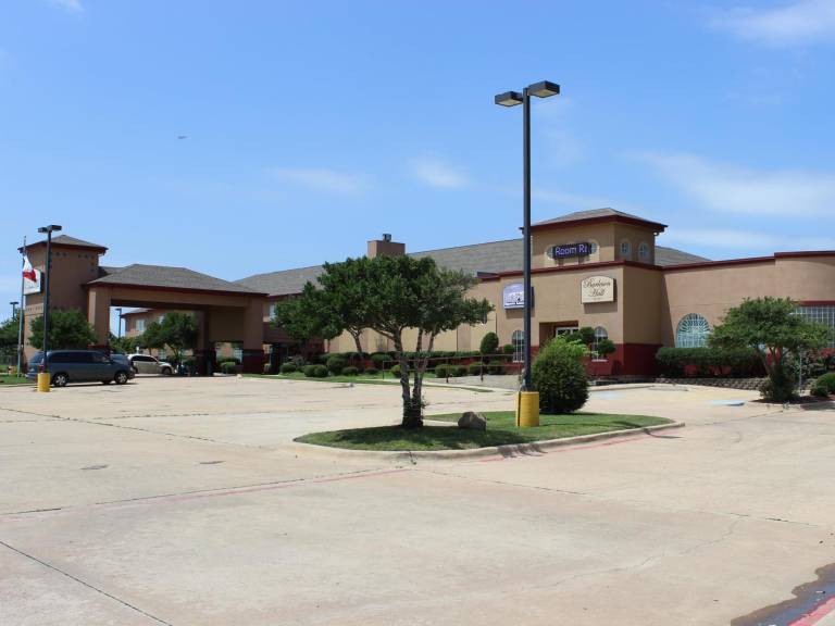 Studio 6 Burleson TX