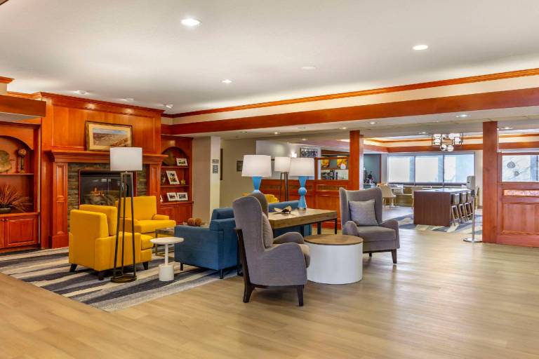 Comfort Inn & Suites Rapid City near Mt Rushmore — photo 3