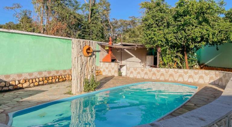 House with pool — photo 3