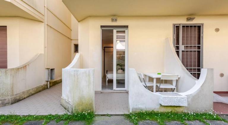 Apartment with pool — photo 3