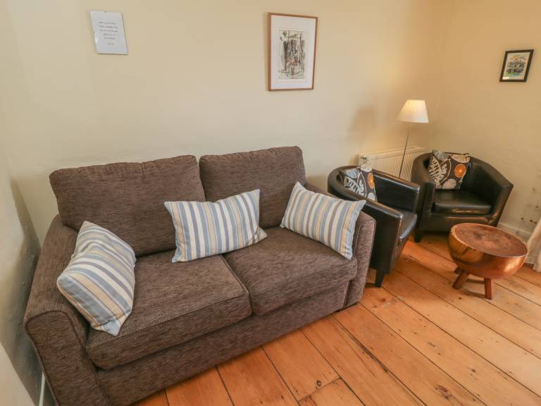Cottage with yard | Beach view | Next to the beach | Pets allowed — photo 4