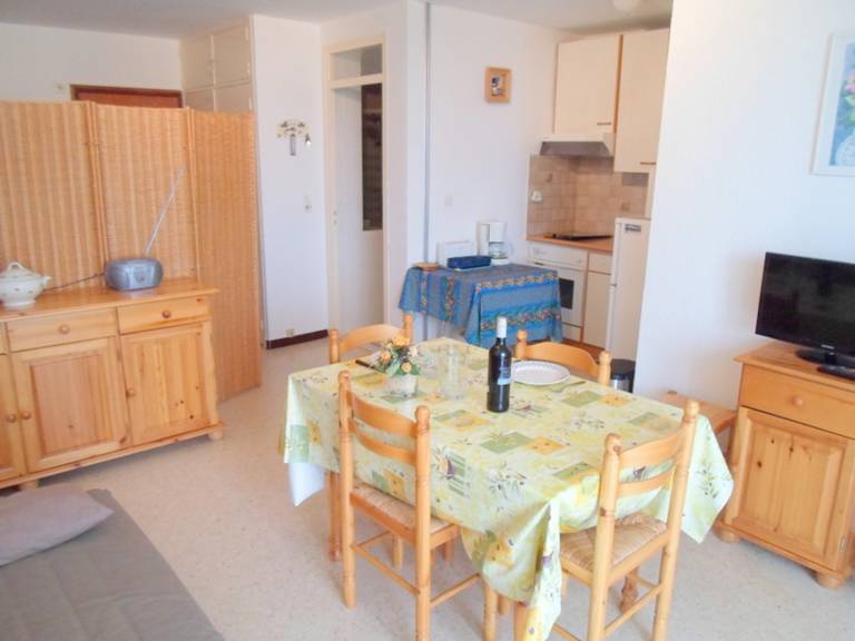 Studio with 1 room for 4 persons — photo 3