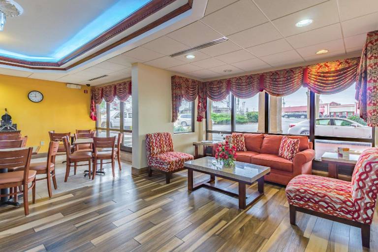 Quality Inn Goodlettsville — photo 3