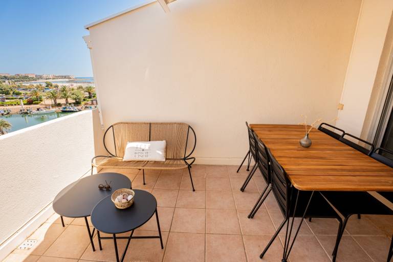 Fully equipped rental apartment with patio & garden | Next to the beach | Dogs allowed — photo 3