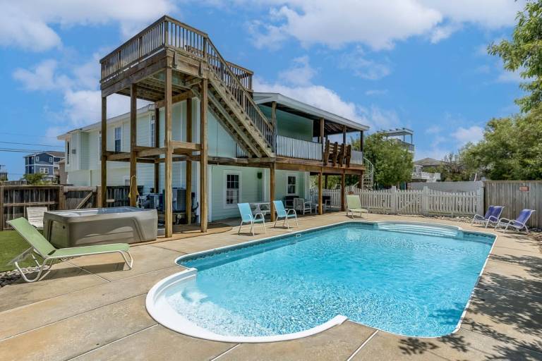 Mint to Be 450 ft to the beach Private Pool, Hot Tub, Dog Friendly in Virginia Beach, VA