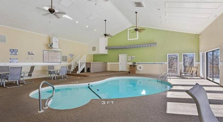 Daylight Cove Lakefront Condo, Pool, Hot Tub! — photo 4