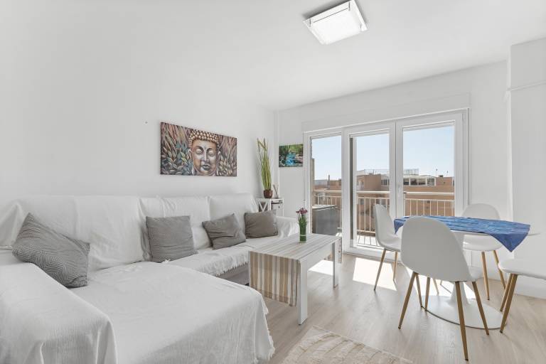 Rental apartment with patio | Sea view | Close to the beach | Pets allowed in Almeria