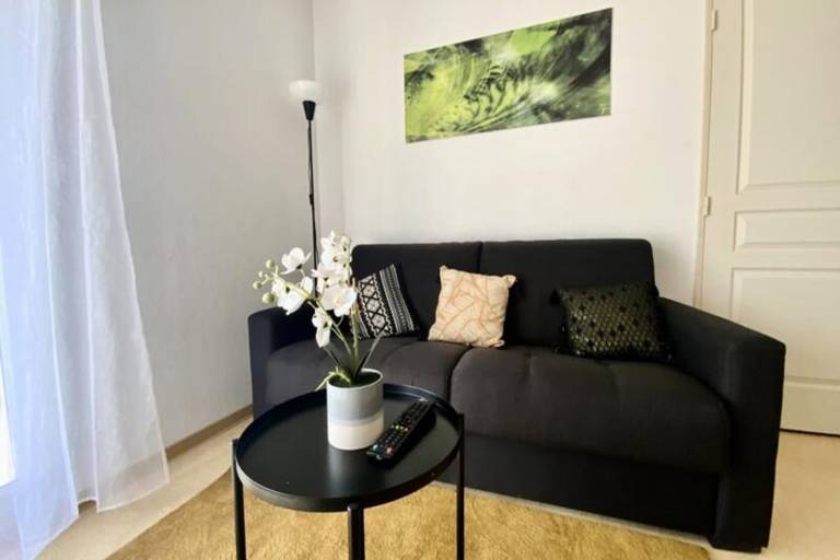 Lovely apartment with pool & patio | Pet-friendly — photo 5