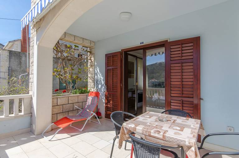 Lovely holiday apartment with patio, fast internet & grill | Sea view | Dogs allowed — photo 4