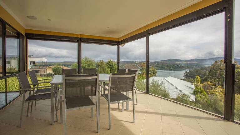 House  Tura Beach