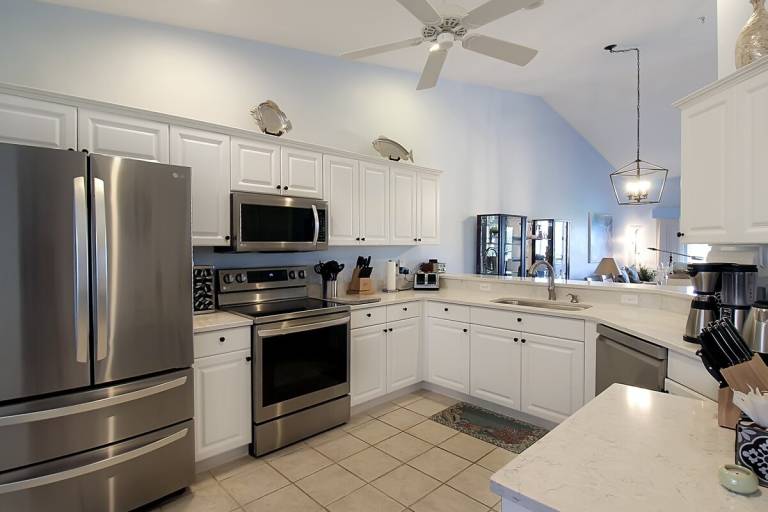 Condo with private pool — photo 4