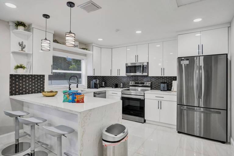 Hollywood Lux Retreat